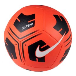 Piłka nożna Nike CU8033 610 r.5